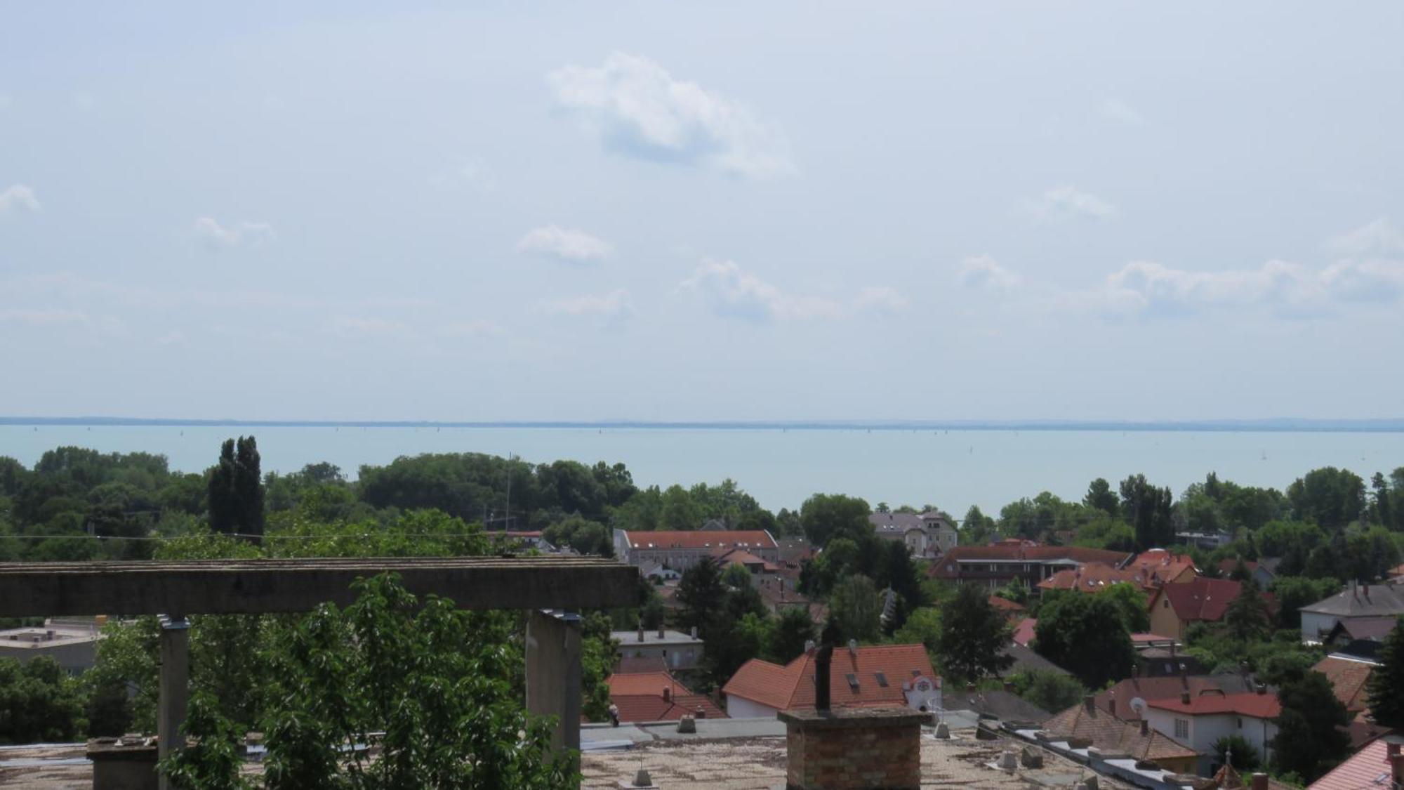 Hotel Prima Porta Vendeghaz Balatonalmádi Esterno foto