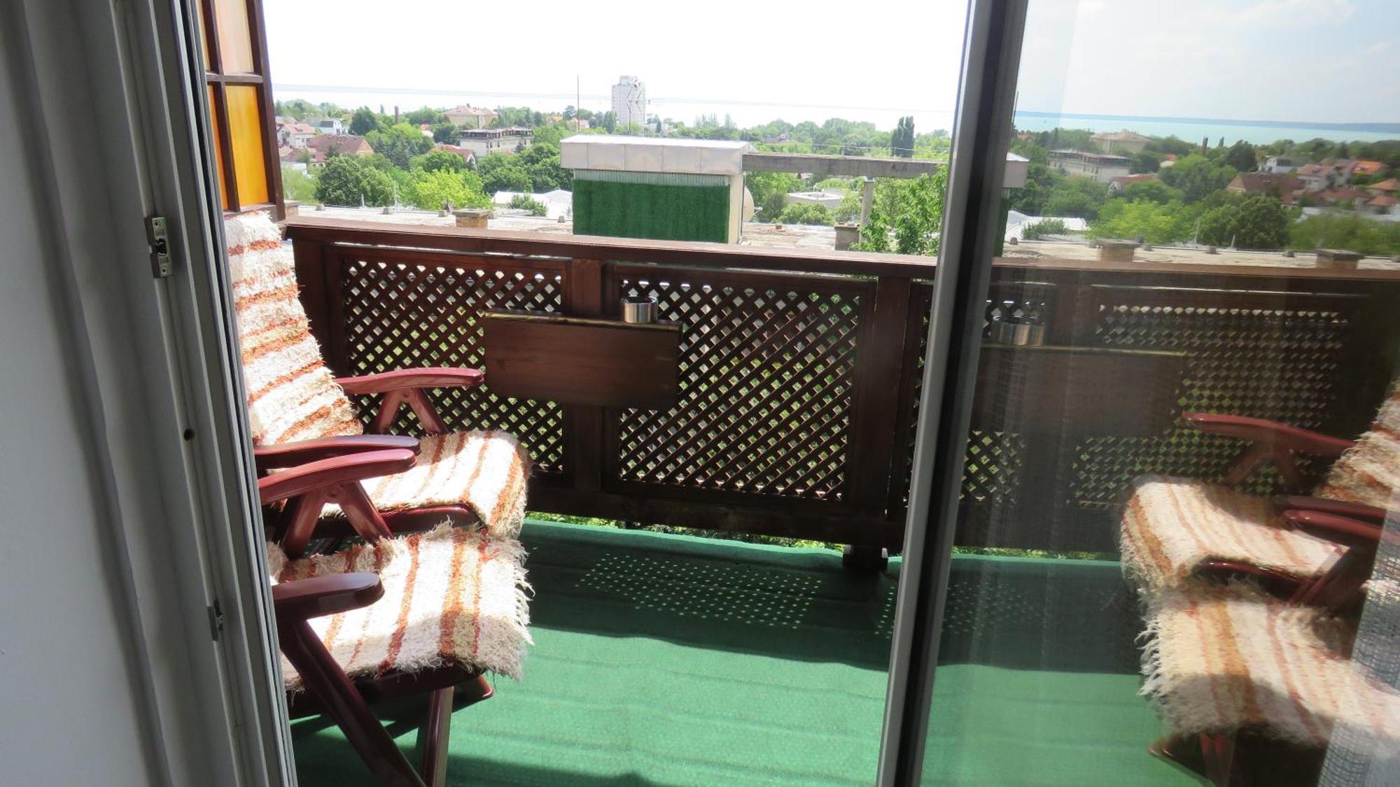 Hotel Prima Porta Vendeghaz Balatonalmádi Esterno foto