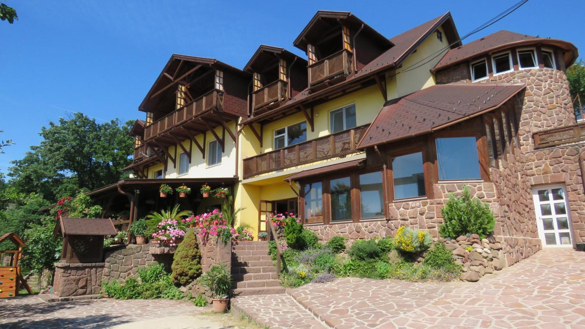 Hotel Prima Porta Vendeghaz Balatonalmádi Esterno foto